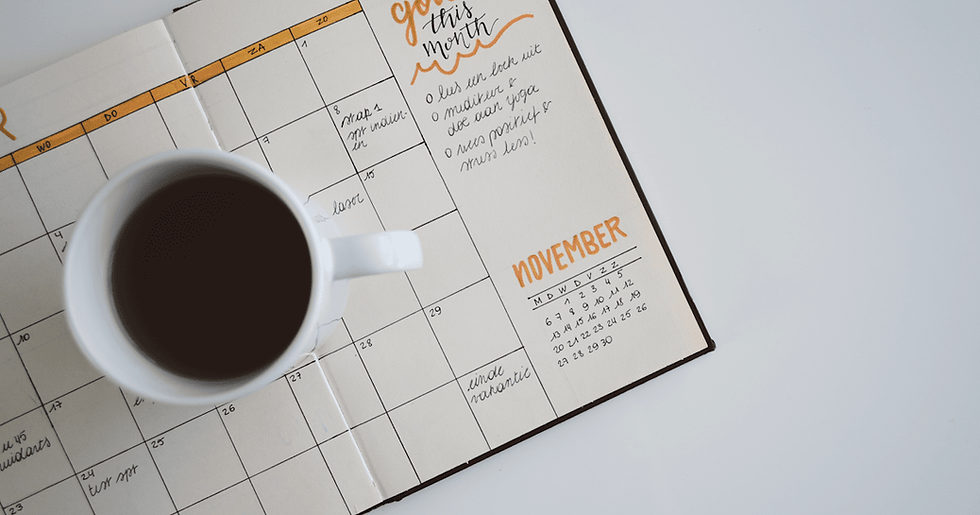 Professional planning Zoho CRM learning schedule comparing 7 day intensive versus 3 month training calendar