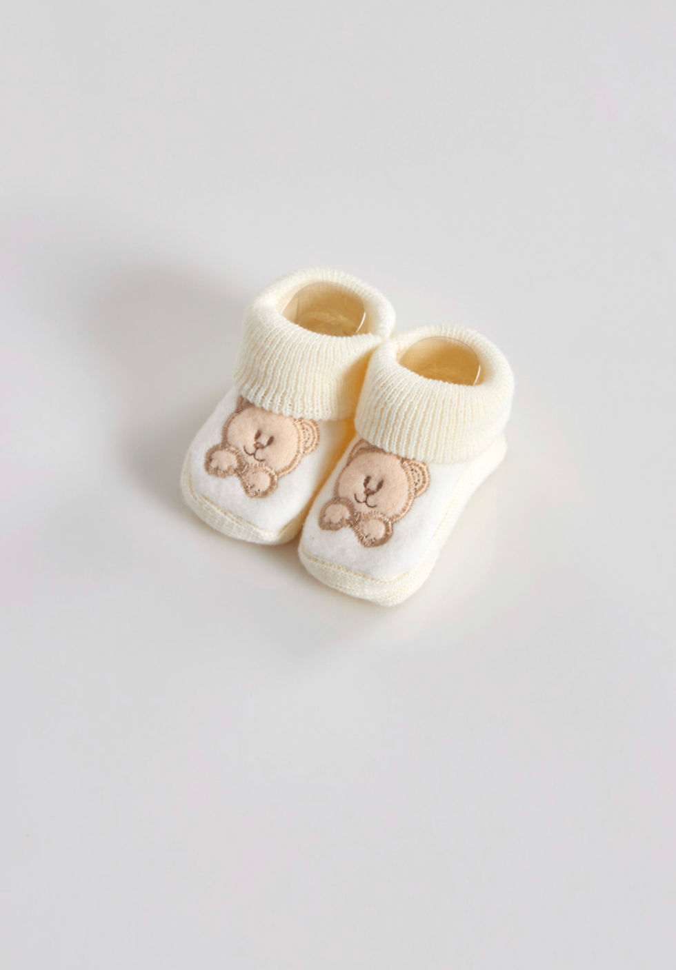 BEAR EMBROIDERED BABY BOOTIES 
