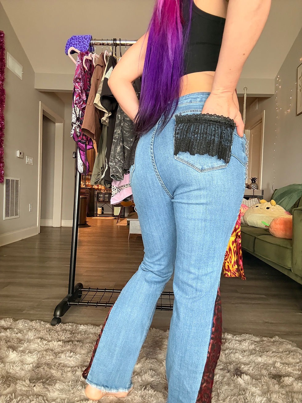 Thumbnail: Leopard queen jeans