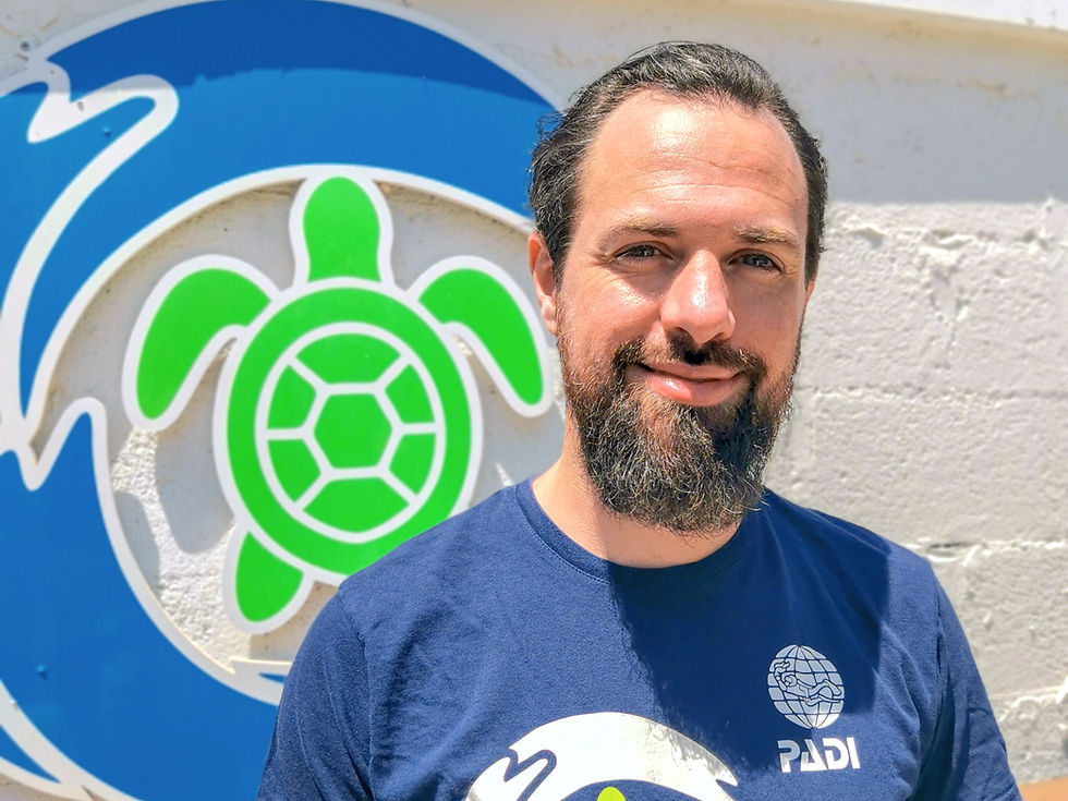 Ben nach seinem PADI Divemaster Kurs im Cyprus Diving Centre