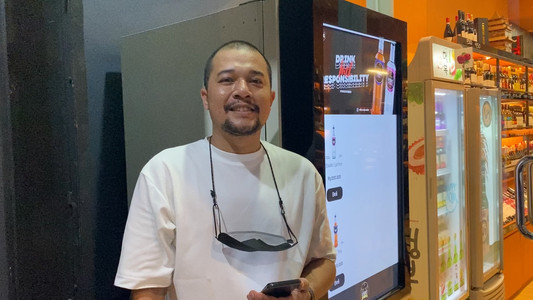 Giri dengan salah satu vending machine unik