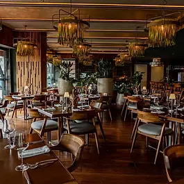 Harry’s steakhouse and raw bar on Fifth Avenue in Playa del Carmen