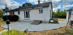 Cottage Ledge Paver Patio with Hollandstone and Jumbo Cobblestone Border
