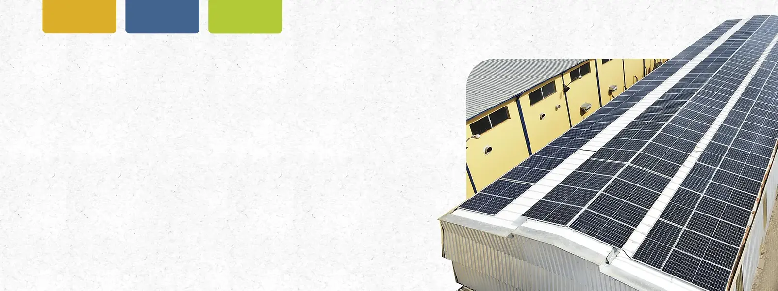 imagem do prédio de uma empresa com painéis solres instalado no telhado