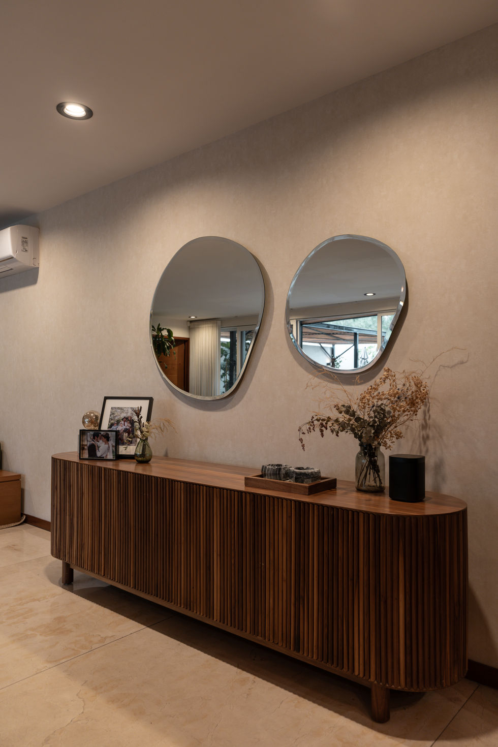Parota wood credence