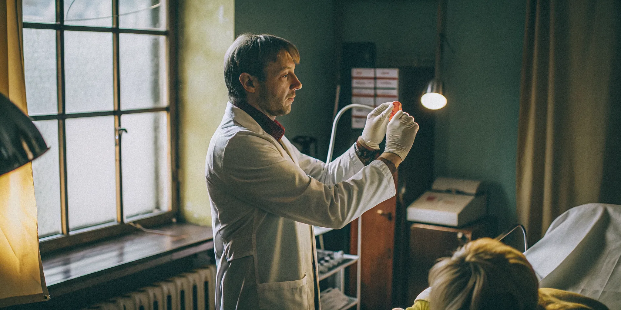 Doctor in a clinic preparing a PRP injection for regenerative therapy
