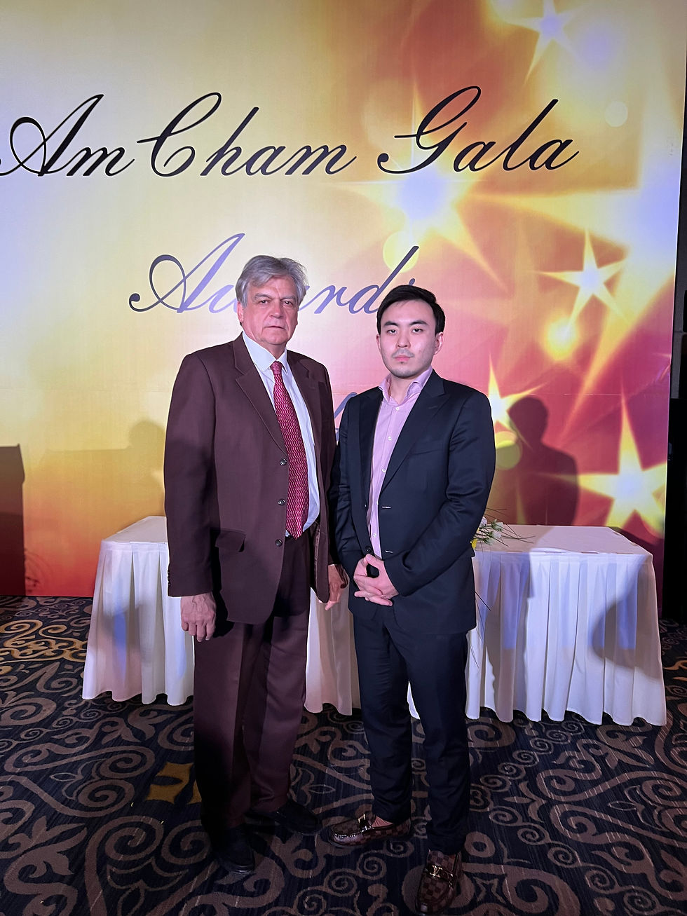 (L-R) Roger Holland and Alizhan Askargaliyev
