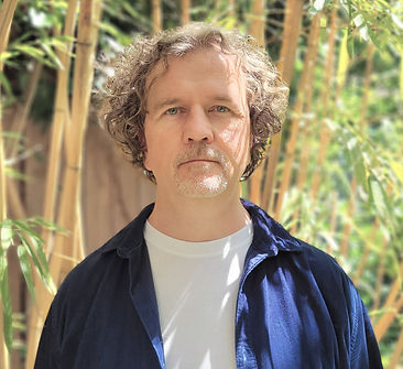 HeribertG_Portrait_01_Web.jpg
