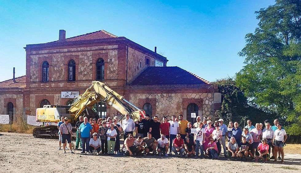 Vecinos congregados en la movilización del sábado por la tarde. Fotos cedidas por María Miguelsanz