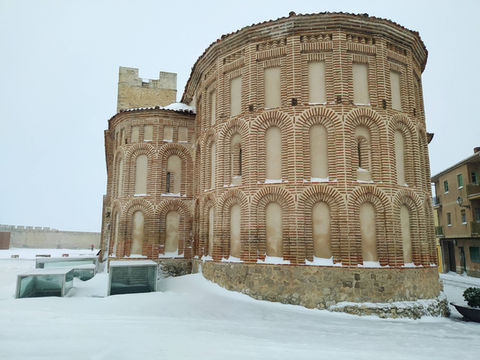 Iglesia mudéjar de Cuéllar nevada