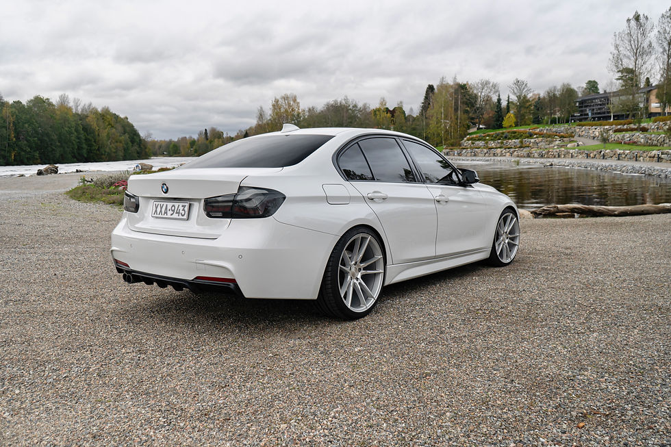 Thumbnail: SOLD! BMW 330e -16