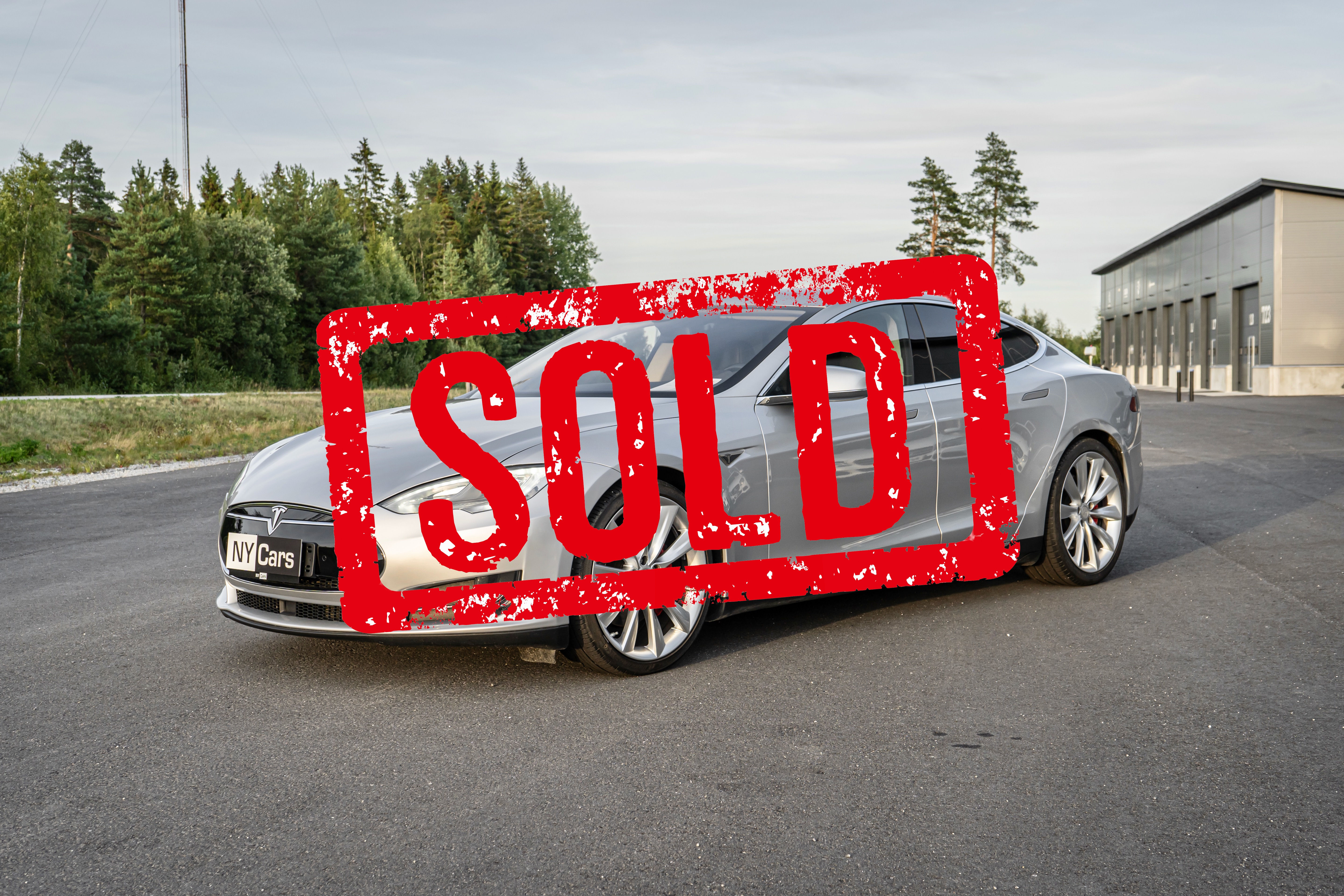 SOLD! Tesla Model S P90D -16