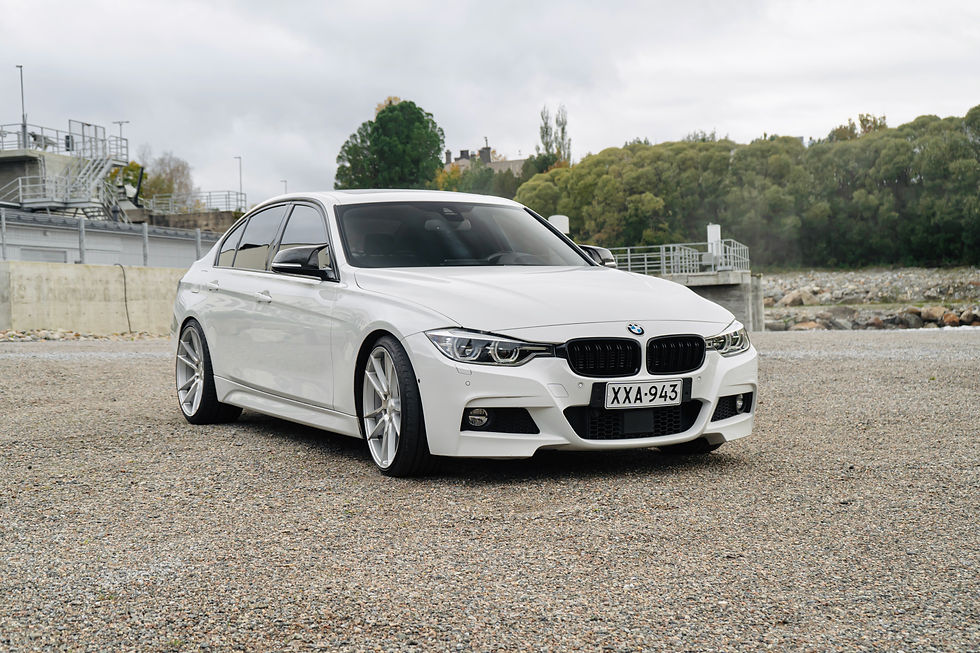 Thumbnail: SOLD! BMW 330e -16
