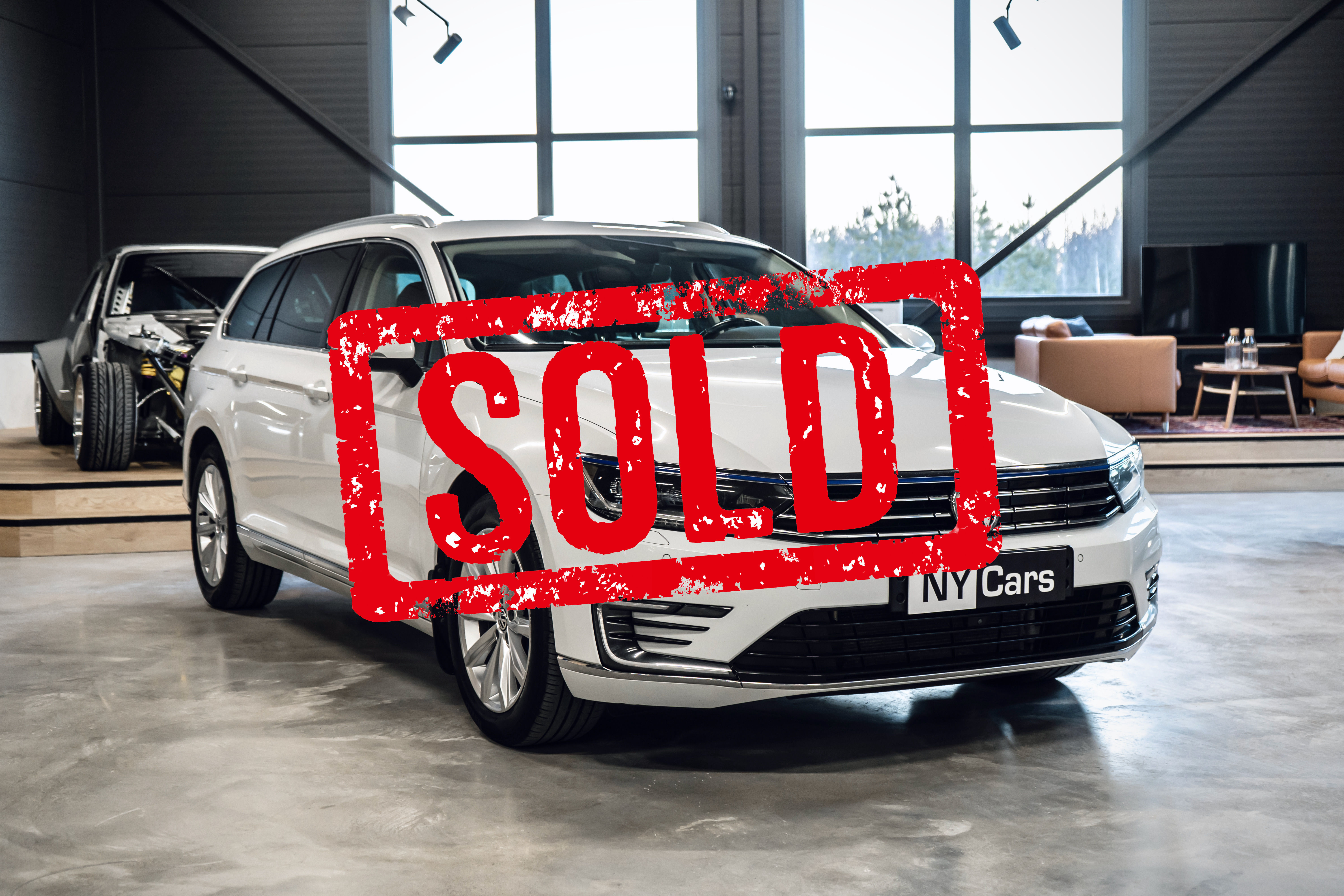 SOLD! Volkswagen Passat GTE -18