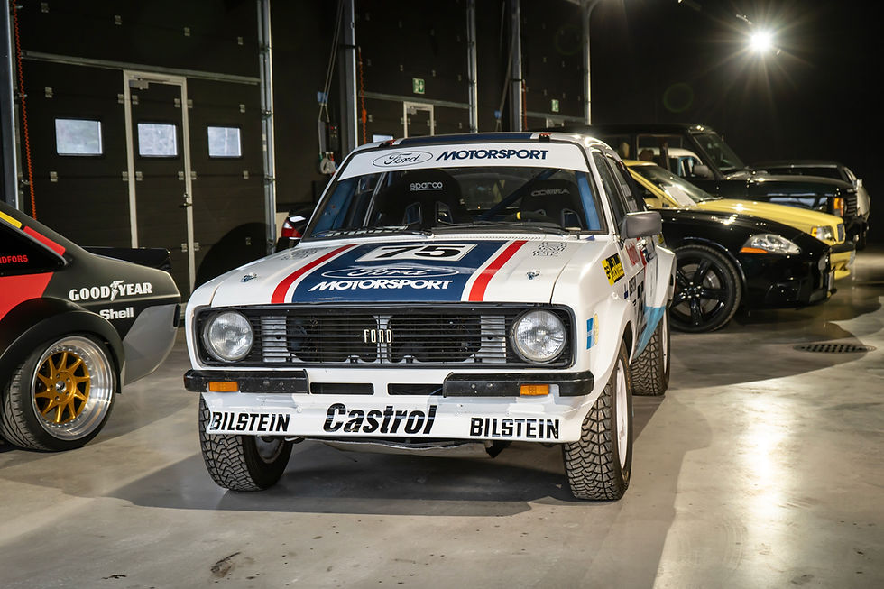 Thumbnail: SOLD! Ford Escort RS2000 -75