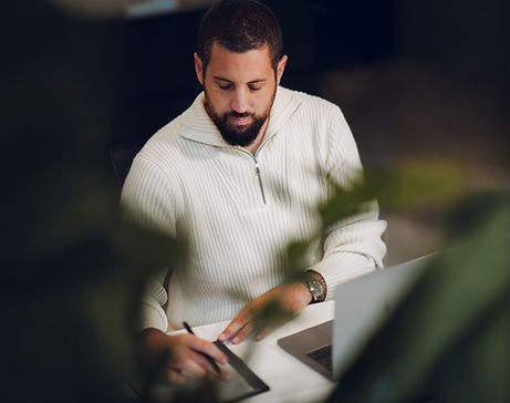 André Guzman | Architektur der Entkoppelung – Systemische Expertise zur Professionalisierung von Management & Führung.
