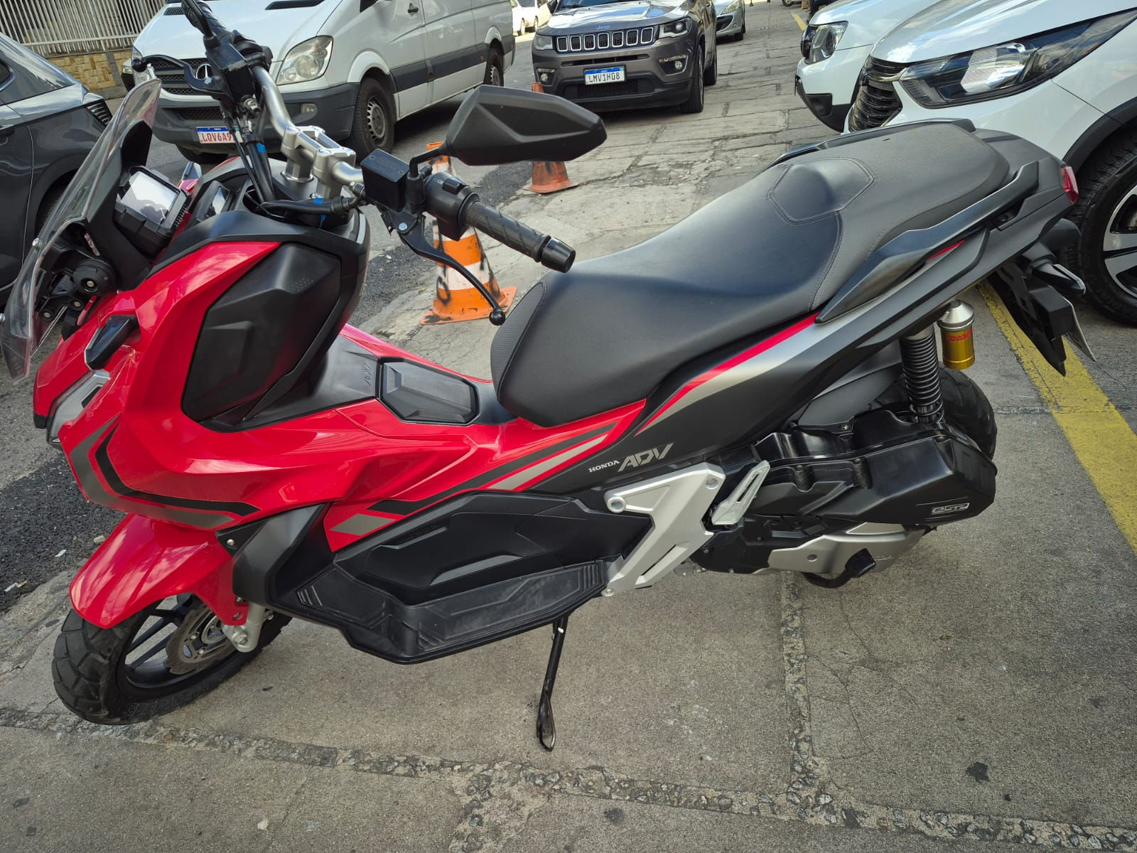 honda adv