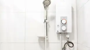 shower-lifestyle-emel-pic-180322-1 (1).webp