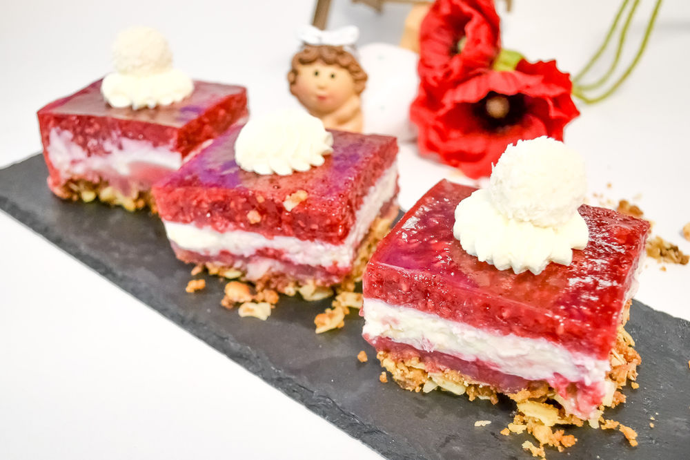 Himbeer-Raffaello Schnitte (ohne Backen)