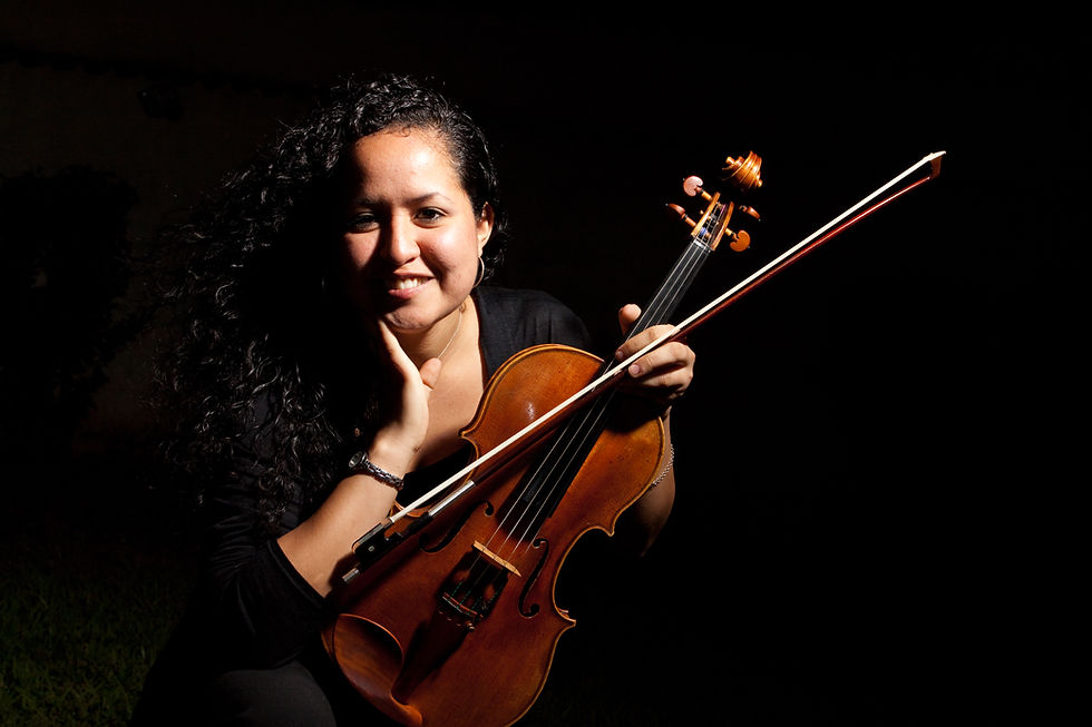 Maria Valencia -Violist