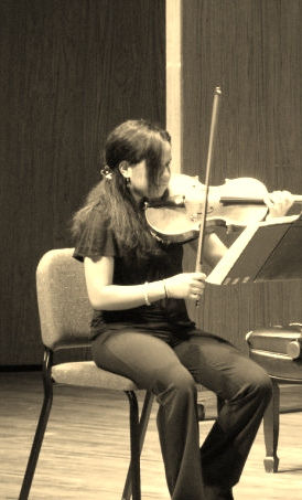 Maria Valencia -Violist