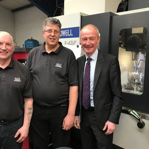 Local MP Pat McFadden congratulates Mako Precision on our expansion 
