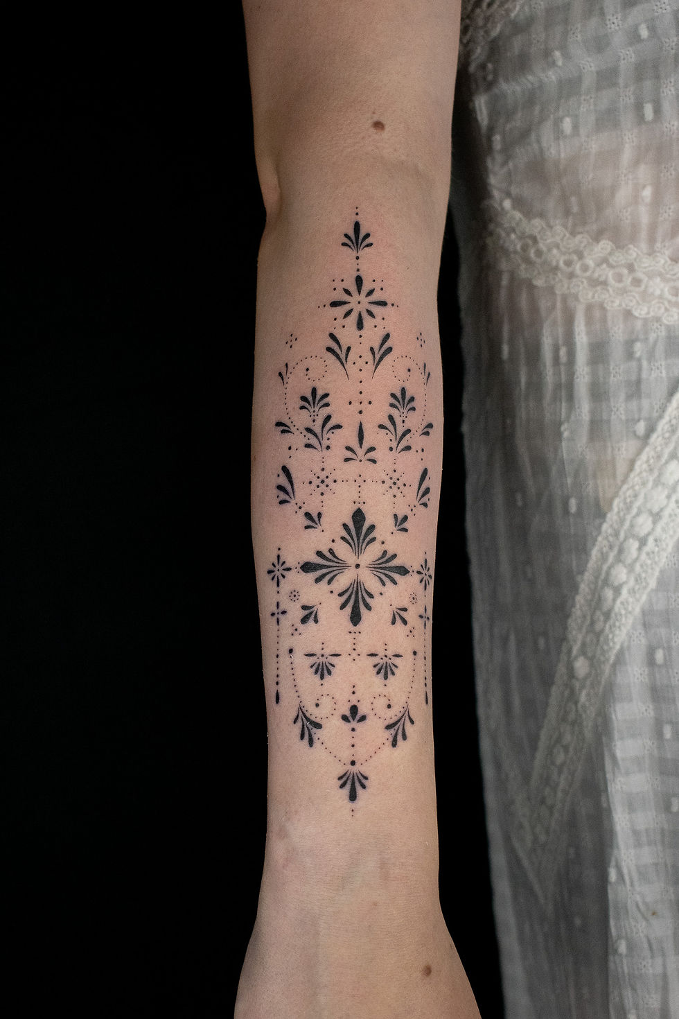 Rach, @cursed_tattooing
