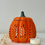 Miniatura: Quemador con forma de calabaza con hojas de naranja recorta