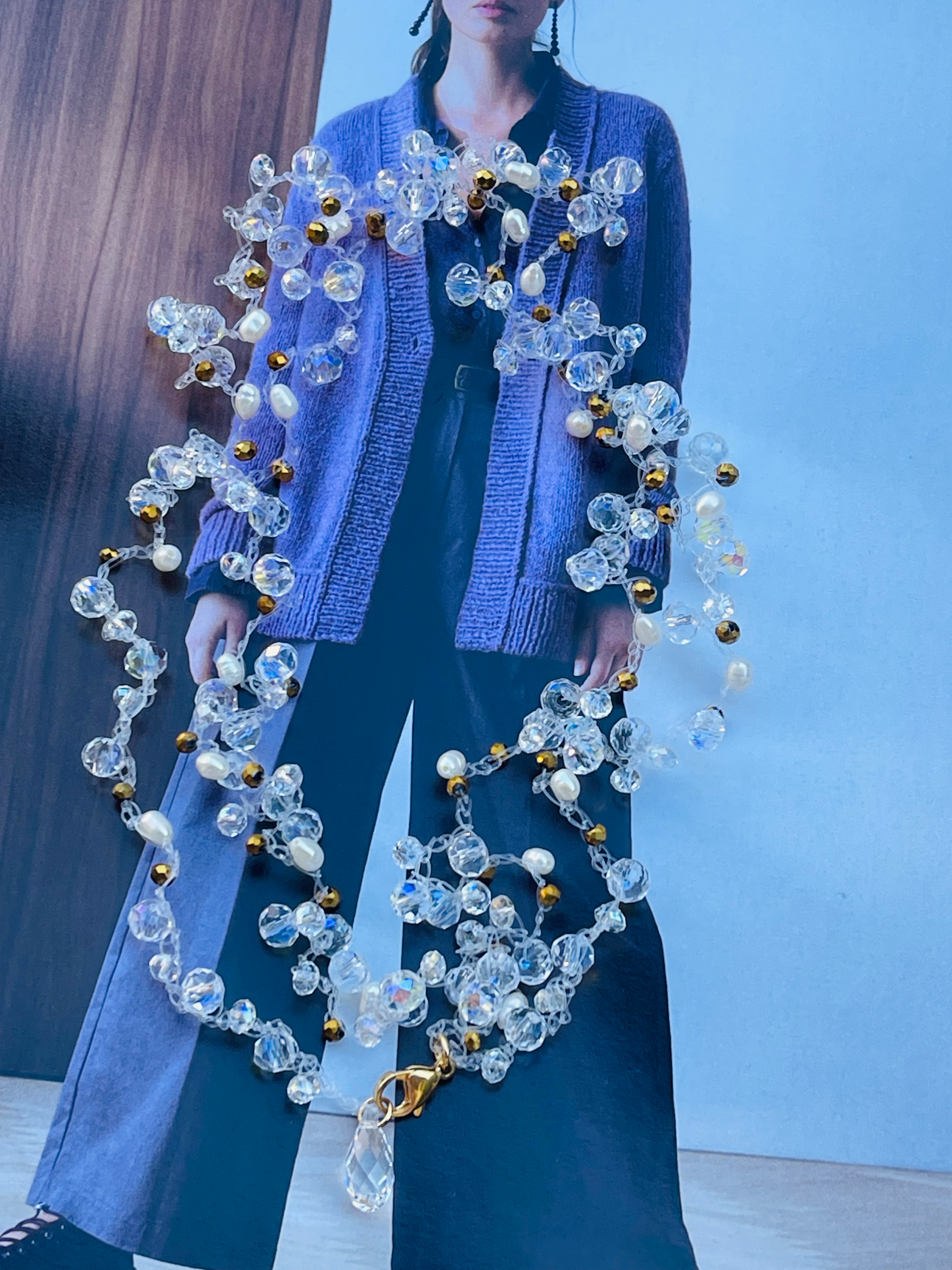 Collier nylon transparent – cristaux transparents & dorés, perles d’eau douce