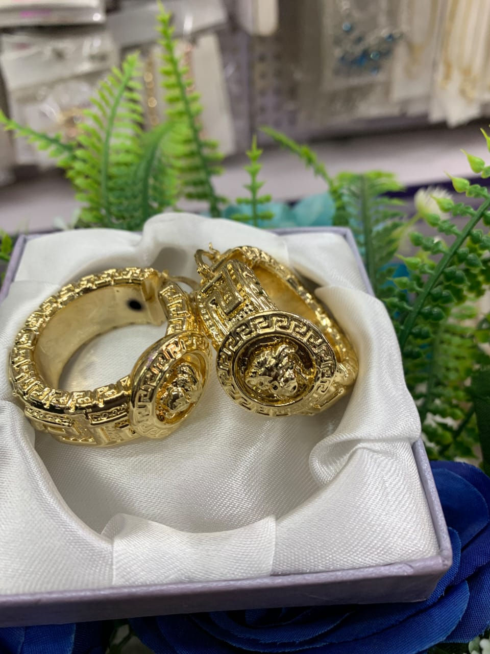 Thumbnail: Jewelries and Hair