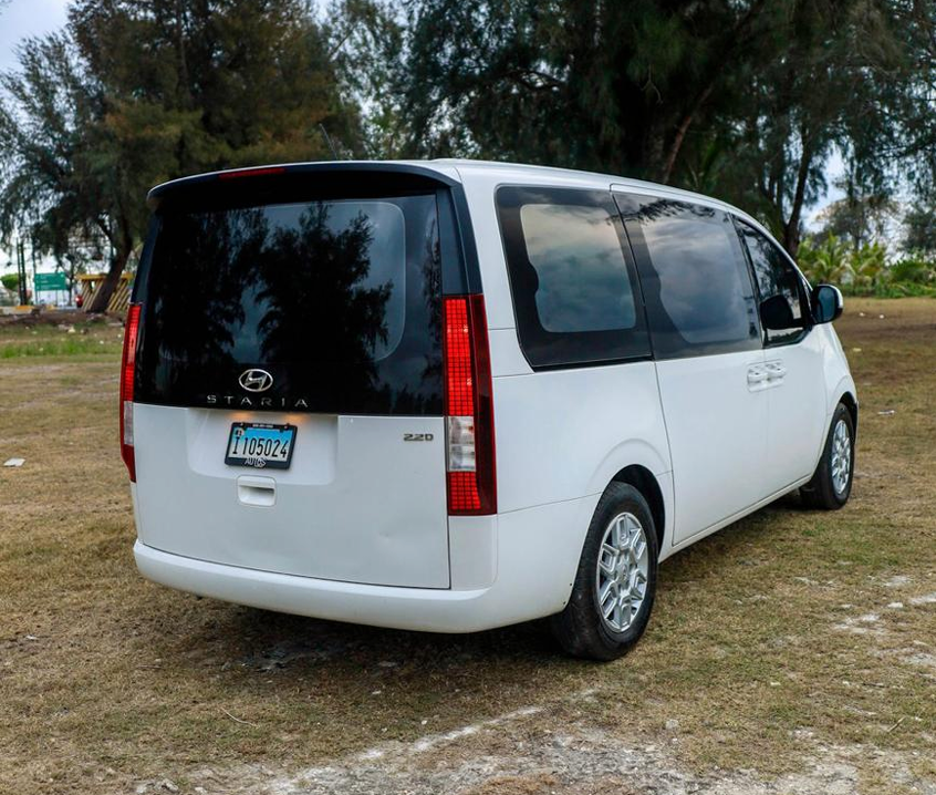 Miniatura: Hyundai Staria