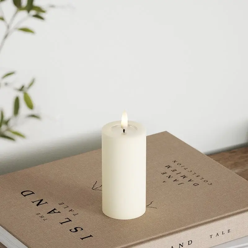 Bougie LED pilier crème Deluxe Home Art Ø 5 x 10 cm