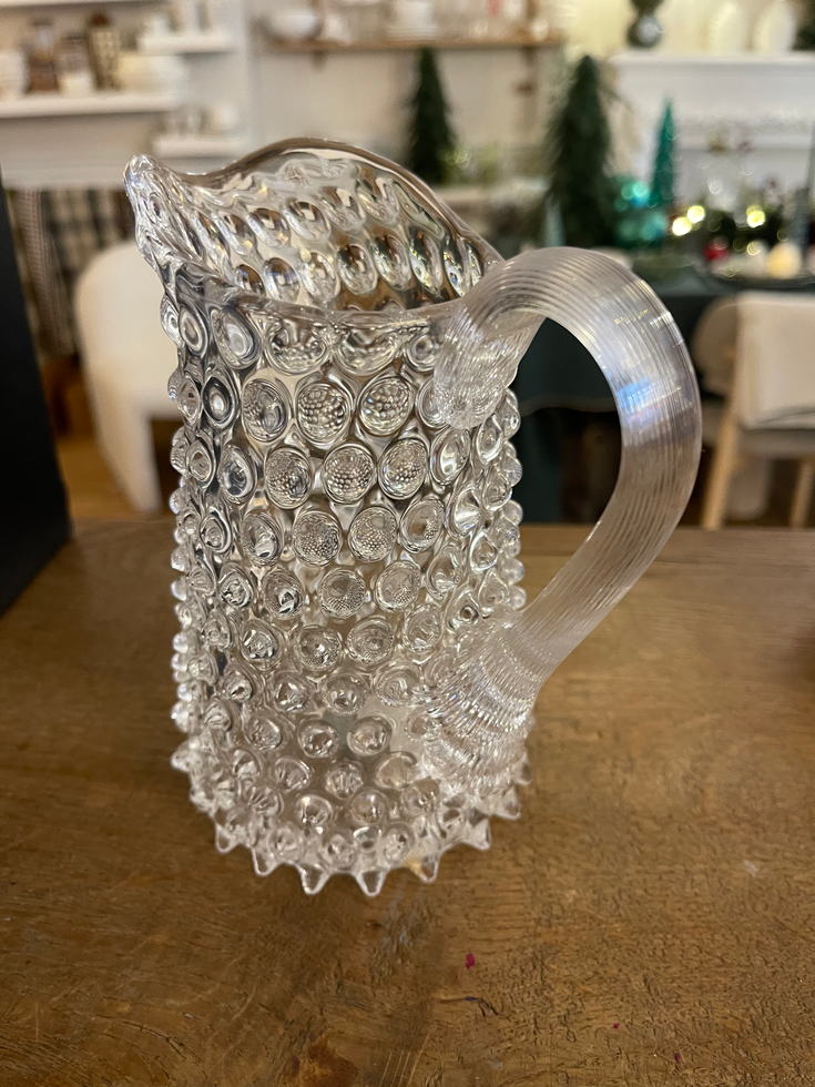 Petit pichet en cristal de Bohème transparent avec manche, hauteur 15 cm – Sélection Chehoma.