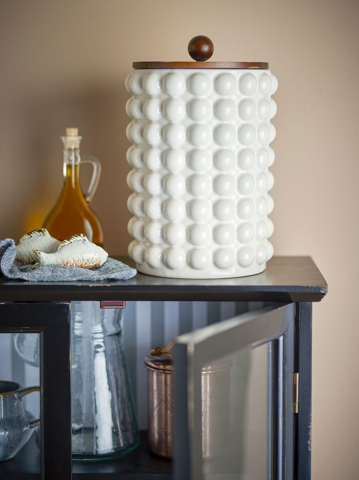 Grand pot de conservation Madge en grès blanc Ø17 x H27 cm avec couvercle en bois d’acacia