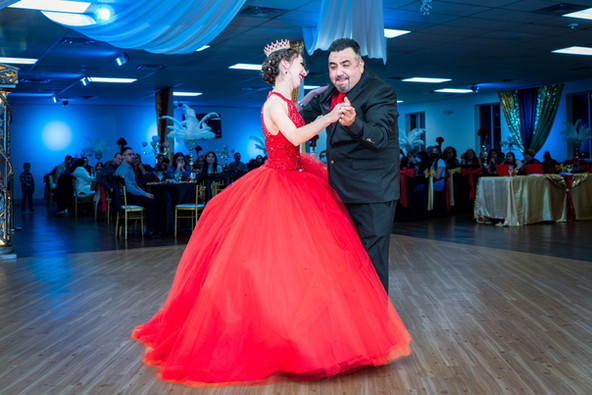 MNGPhotography-Anaquince+one-Firstdance