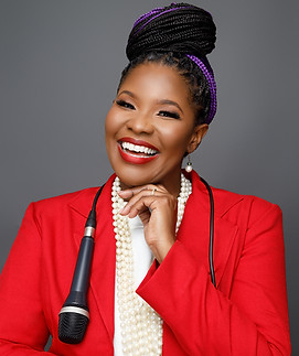 KellieCadogan Promo Photo 2023.jpg