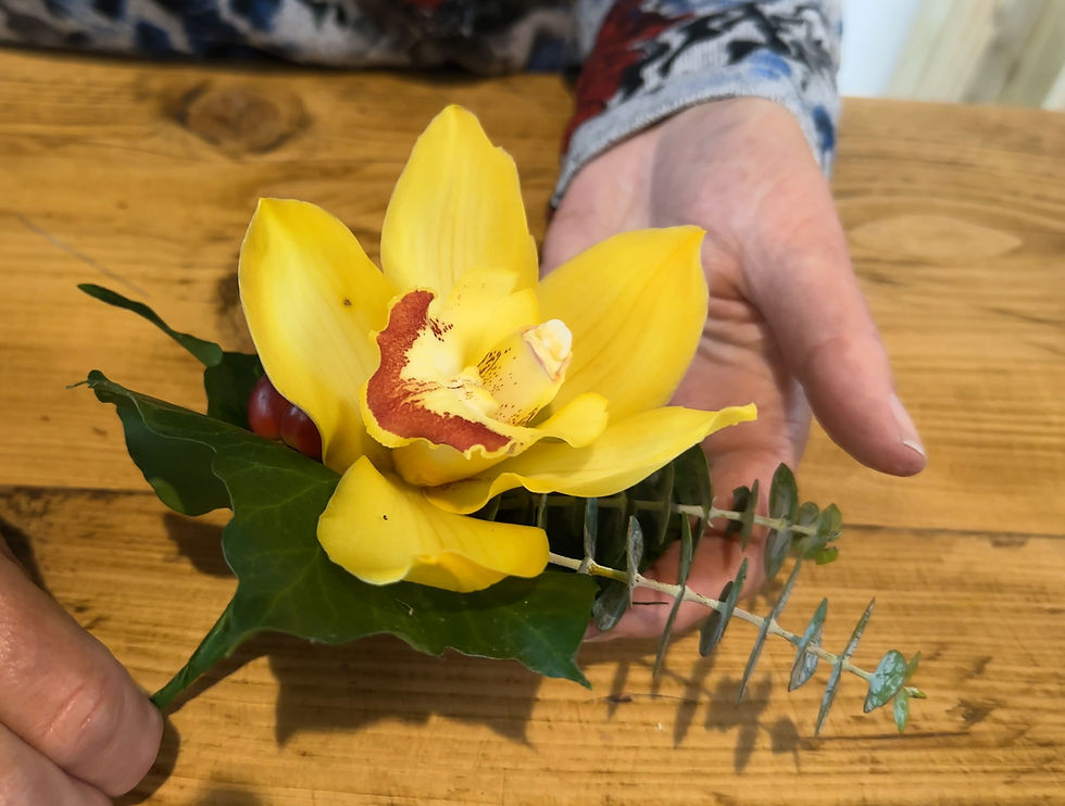 Su Whale's Orchid Buttonhole Tutorial