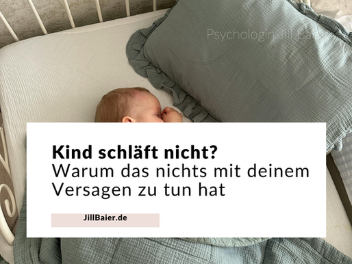 Schlafendes Baby nach langer Einschlafbegleitung – friedlicher Moment nach Schlafproblemen