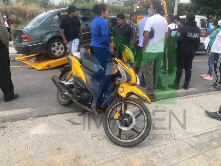 CUATRO INTEGRANTES DE UNA FAMILIA A BORDO DE UNA MOTOCICLETA , SUFREN ACCIDENTE , EN ZACUALPAN