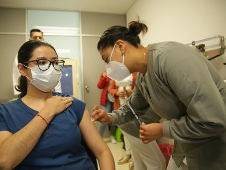 Médica del  ISSSTE primera en recibir vacuna covid - 19