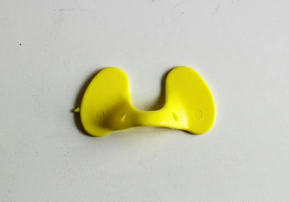 Poly Peeper with Nylon Pin