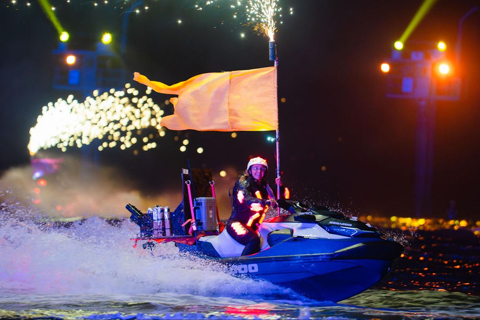 A spectacular jetski performance combined with fireworks