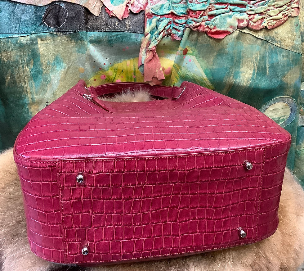 サムネイル： クロコ型押し牛皮バッグ　レッド