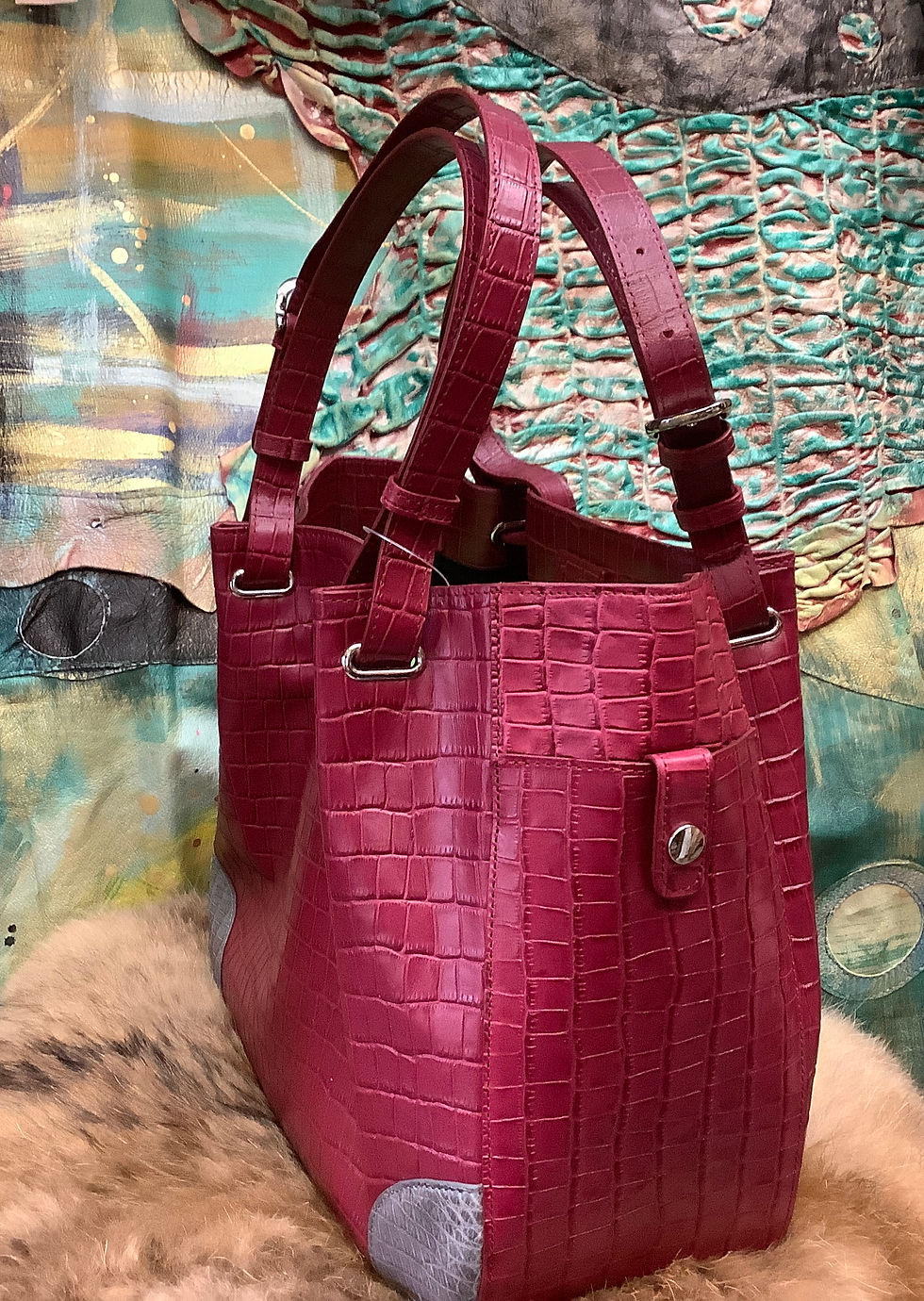 サムネイル： クロコ型押し牛皮バッグ　レッド