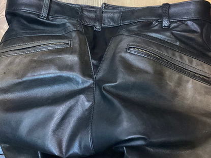 皮パンツウエスト修理。8センチ大きく致しました。大変喜んで頂きました！ありがとうございました☆☆☆