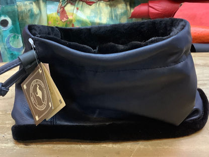 ミンク&革のネックウオーマ。とても気に入って頂いて、４個目です❣️プレゼントされた方たちに喜んで頂いています❣️ ありがとうございます❣️