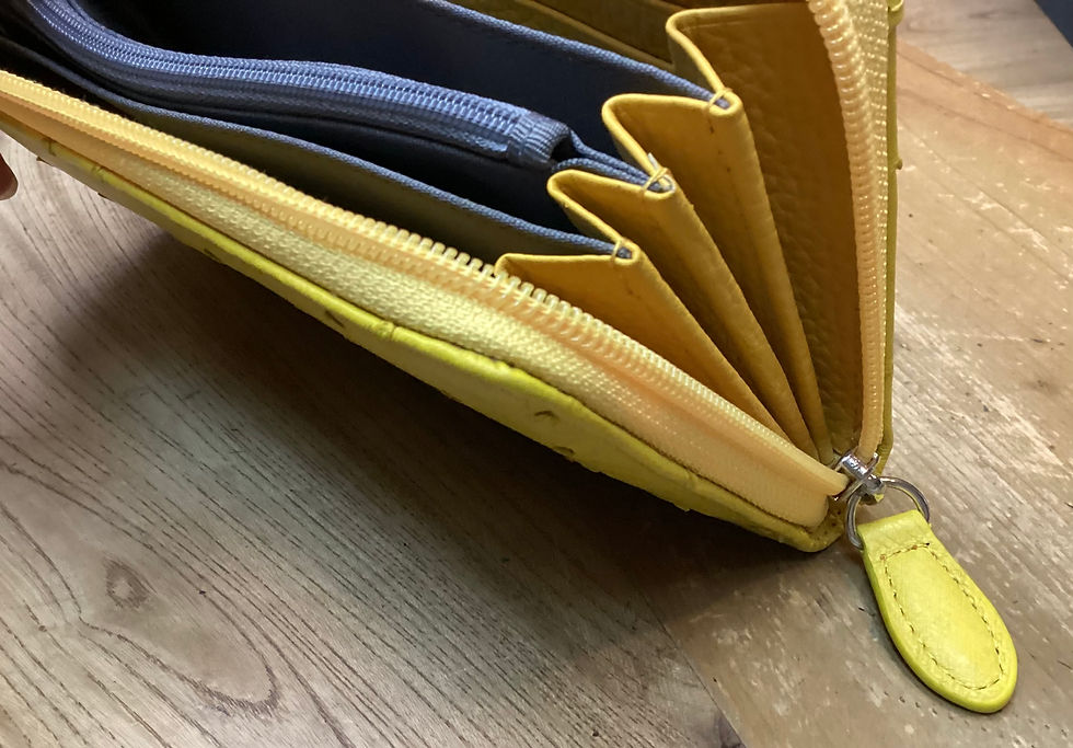 サムネイル： オーストリッチラウンド財布　イエロー