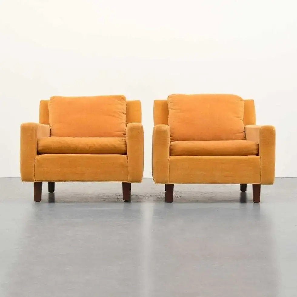 Thumbnail: Pair of Mid Century Modern Lounge Chairs by Milo Baughman