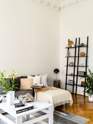 Natural materials in a living space in a historic villa