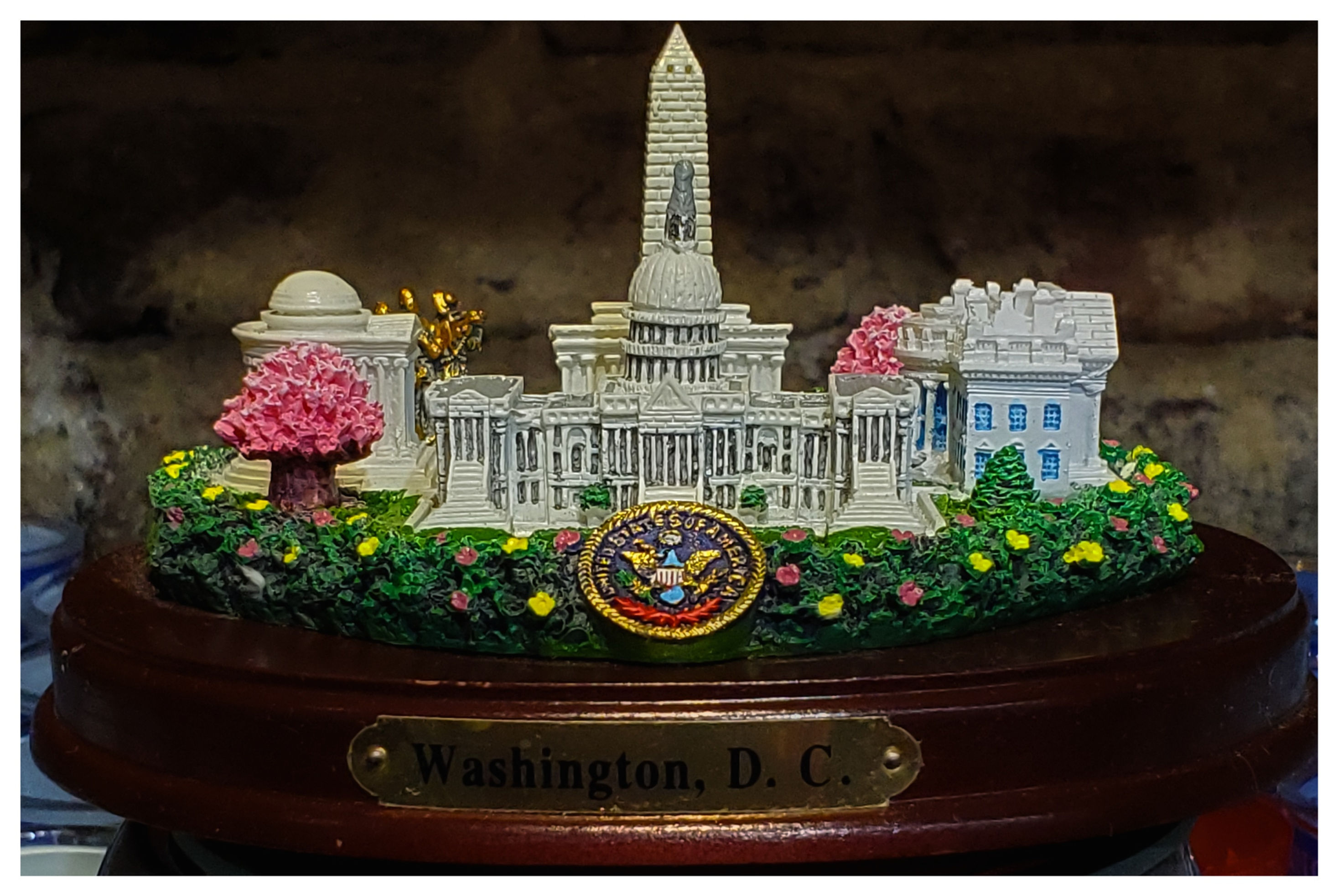 Washington Memorial Statue